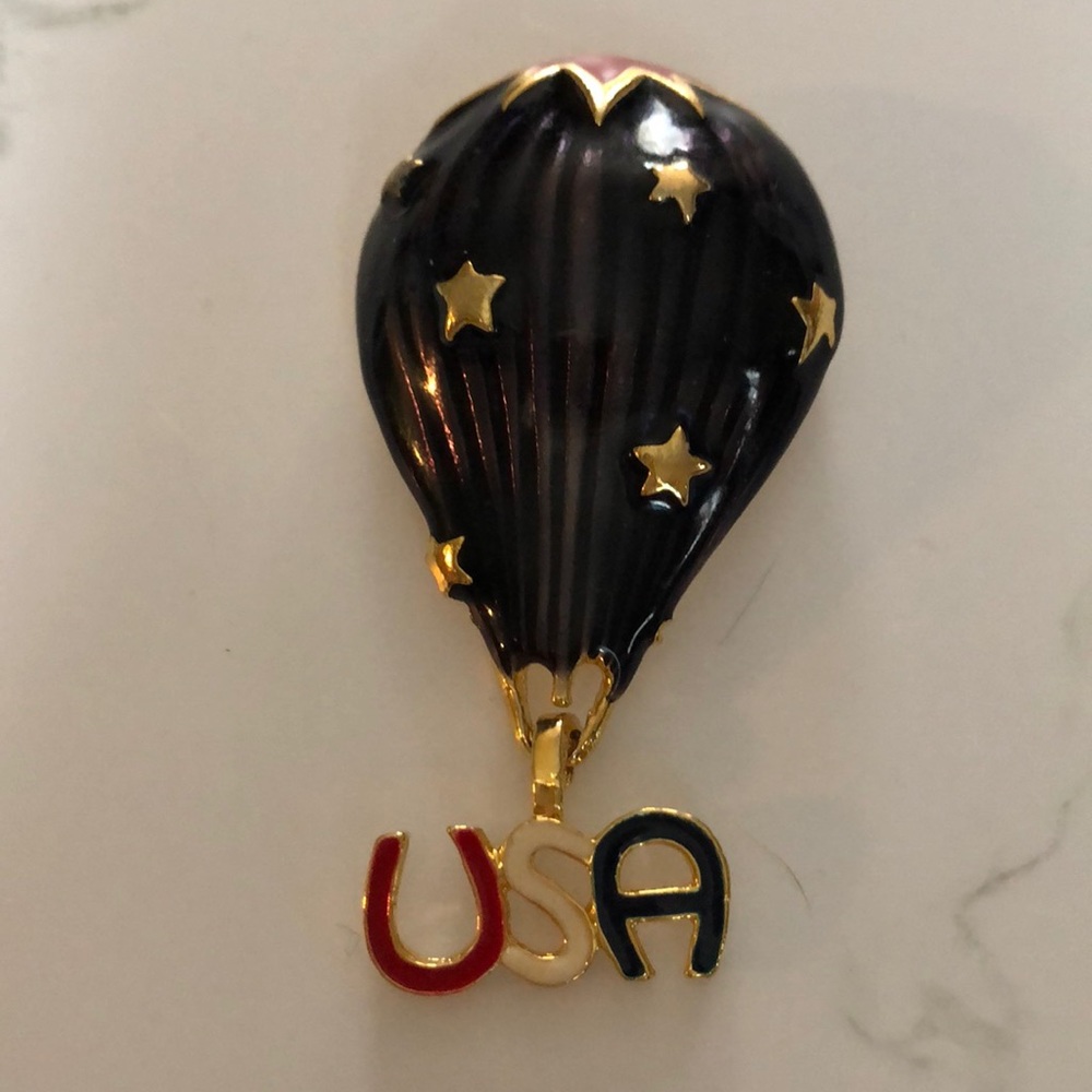 Vintage USA Hot Air Balloon by Devine 2.5” long